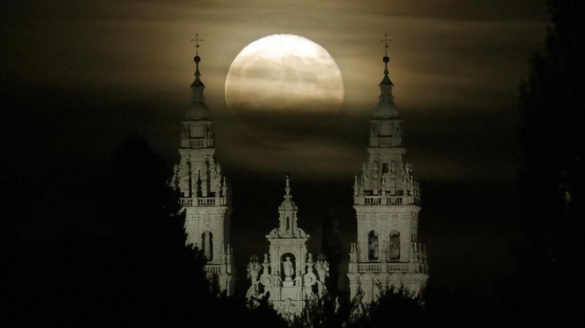 Vista de la catedral de Santiago de Compostela, uno de los destinos de ’Escápate cerca’. Vista de la catedral de Santiago de Compostela, uno de los destinos de ’Escápate cerca’.