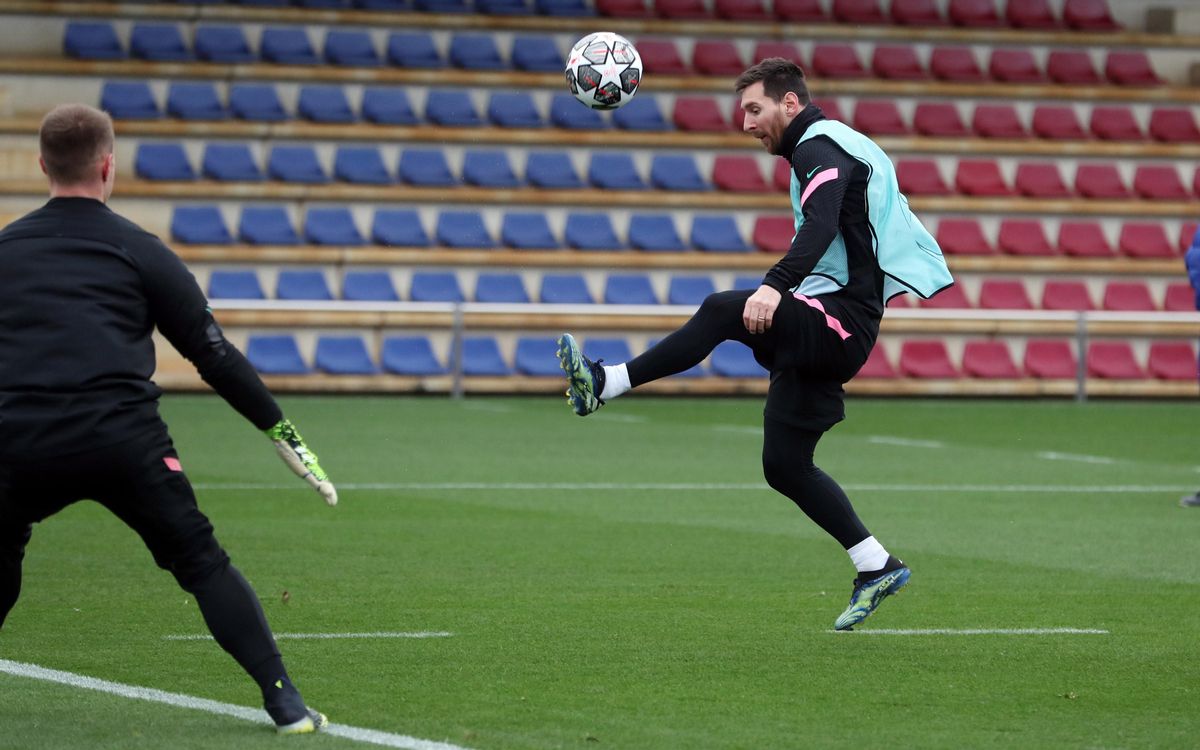 Messi, en el entrenamiento de este lunes en la Ciutat Esportiva. Messi, en el entrenamiento de este lunes en la Ciutat Esportiva.