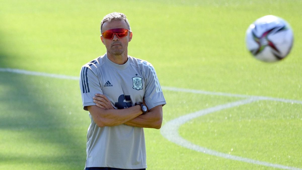 Luis Enrique recupera l’humor davant l’Espanya-Geòrgia Luis Enrique recupera l’humor davant l’Espanya-Geòrgia