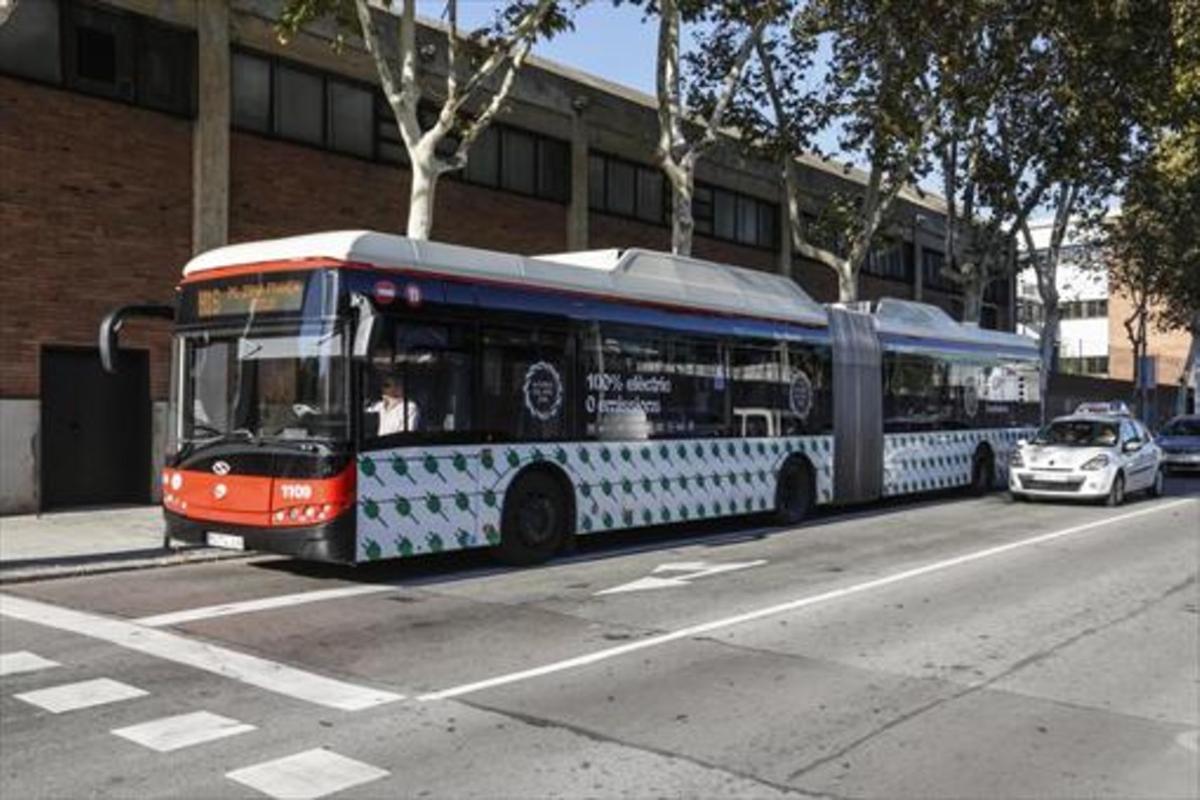 Un autobús articulado de Transports Metropolitans de Barcelona.