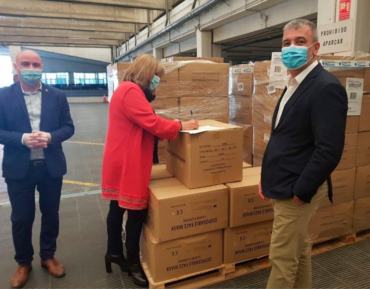 La Diputació de Barcelona distribueix 17.000 mascaretes en municipis de menys de 20.000 habitants La Diputació de Barcelona distribueix 17.000 mascaretes en municipis de menys de 20.000 habitants