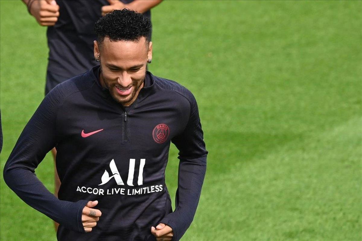 Els dirigents del Barça negocien per Neymar a París Els dirigents del Barça negocien per Neymar a París
