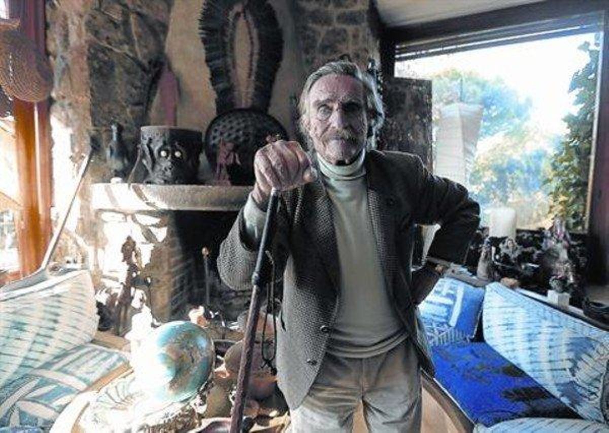 El explorador madrileño,en su casa de Pozuelo de Alarcón, la semana pasada. El explorador madrileño,en su casa de Pozuelo de Alarcón, la semana pasada.