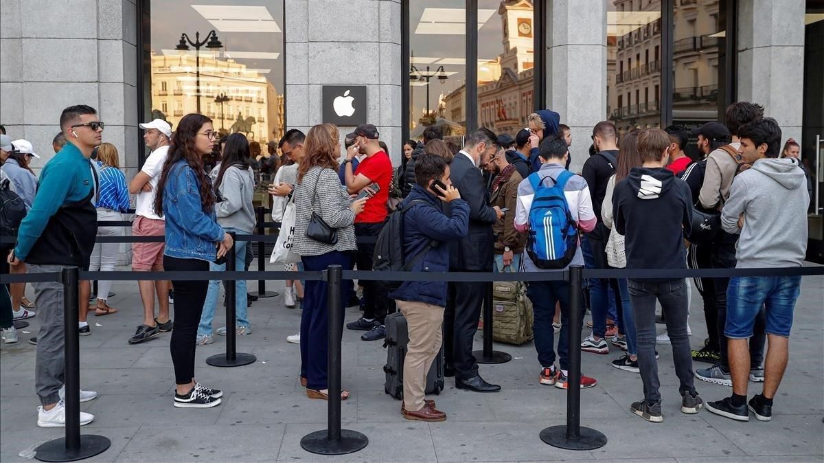 Apple tancarà aquest dilluns les seves quatre botigues de Madrid Apple tancarà aquest dilluns les seves quatre botigues de Madrid