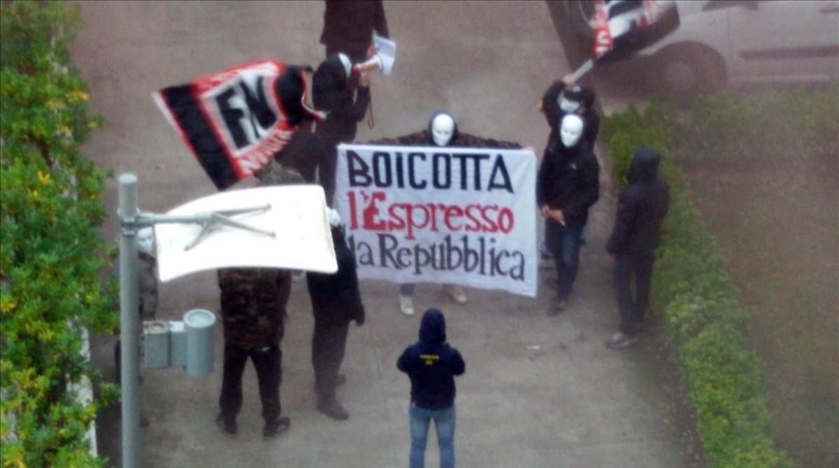 Ultras italianos que han participado en el asalto a la redacción de ’La Repubblica’. Ultras italianos que han participado en el asalto a la redacción de ’La Repubblica’.