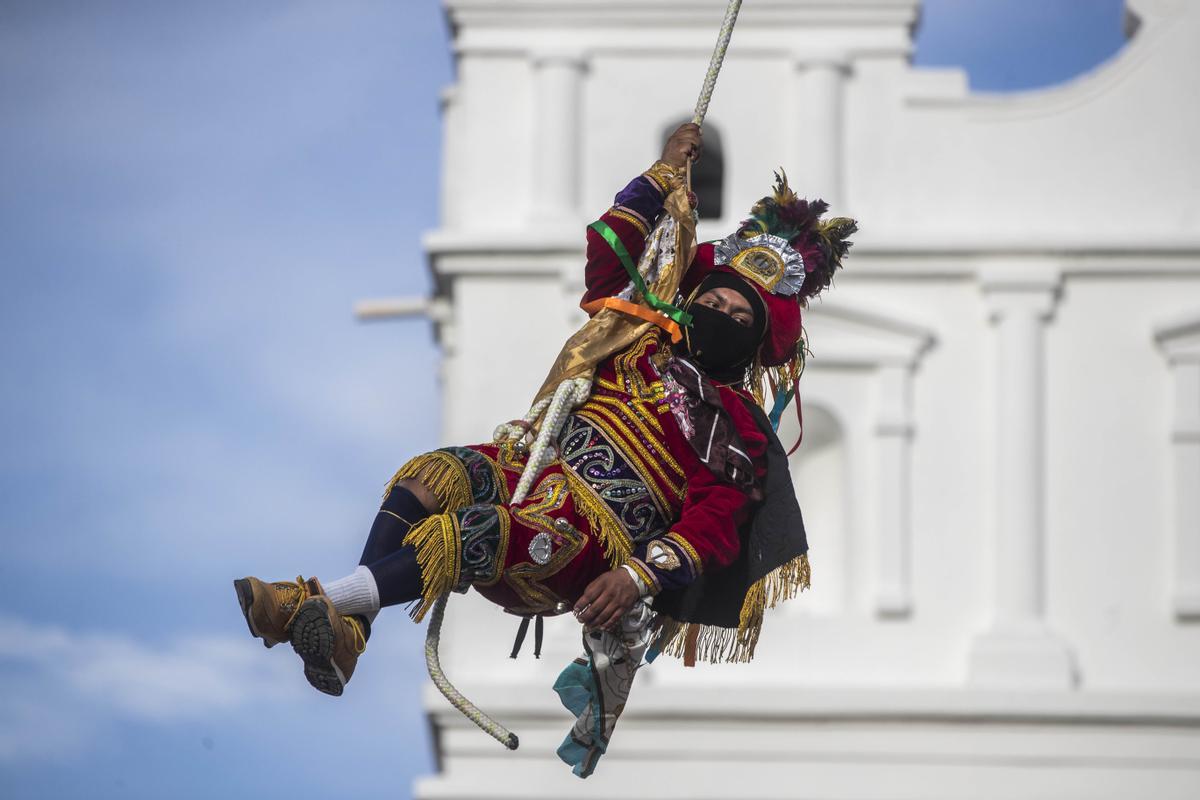 La Danza Del Palo Volador Vuelve A Guatemala Fotos 