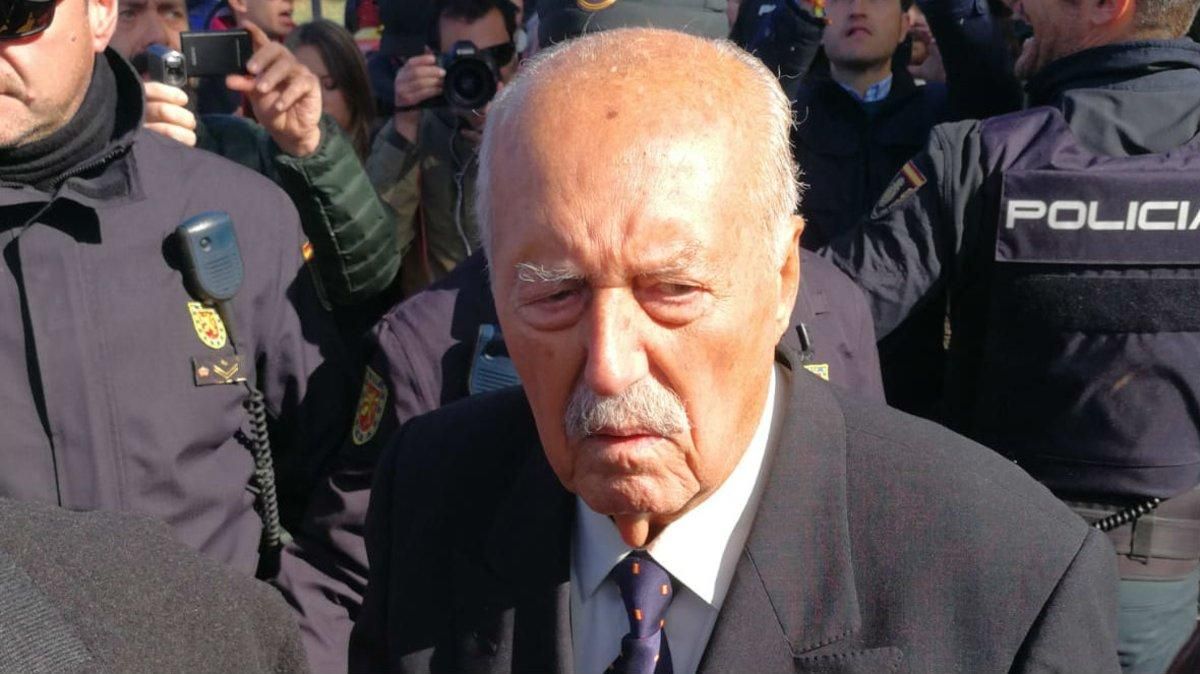 La llegada del golpista Antonio Tejero a la concentración franquista Mingorrubio La llegada del golpista Antonio Tejero a la concentración franquista Mingorrubio