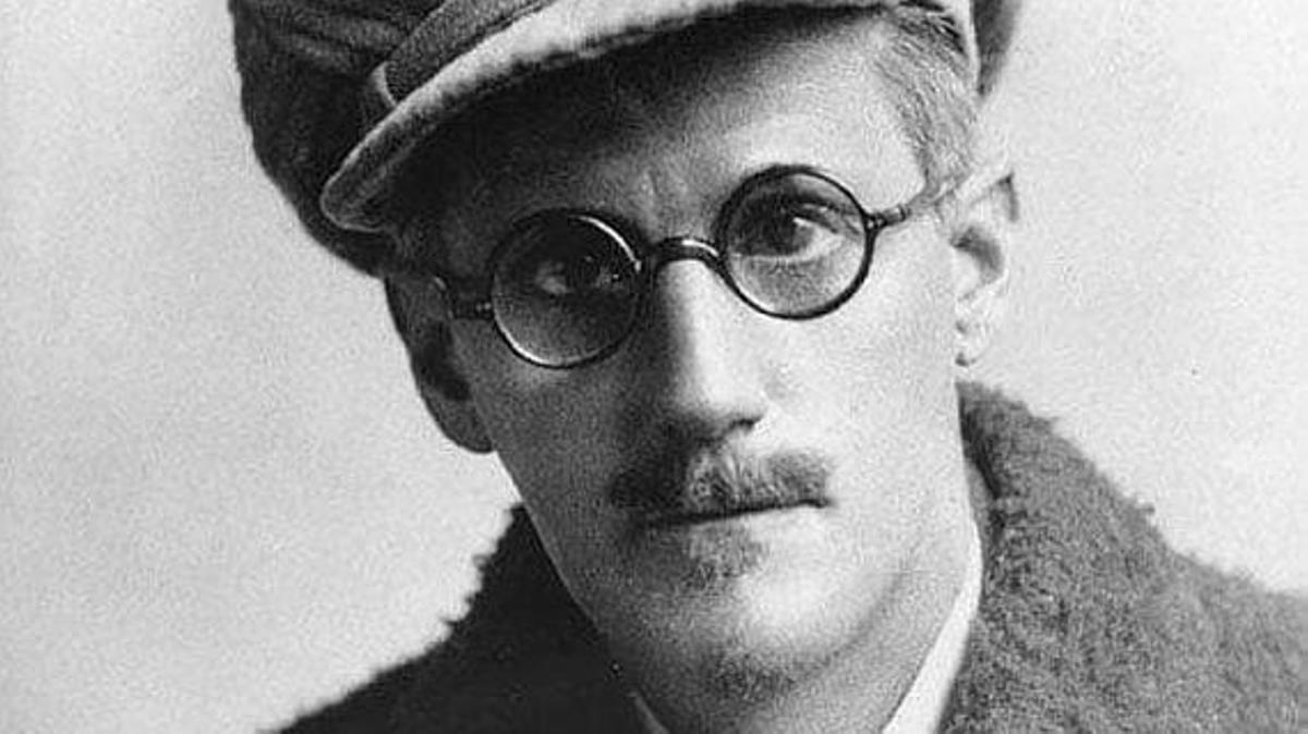 El escritor irlandés James Joyce hacia 1919. 