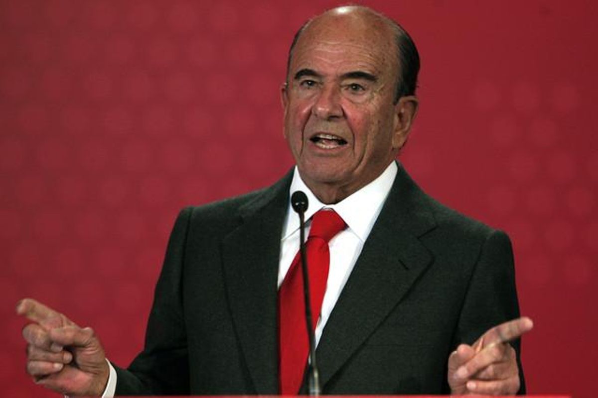 El presidente del grupo Santander, Emilio Botín, durante la rueda de prensa que ofreció este martes en la ciudad financiera del Santander para presentar los resultados de su banco. El presidente del grupo Santander, Emilio Botín, durante la rueda de prensa que ofreció este martes en la ciudad financiera del Santander para presentar los resultados de su banco.