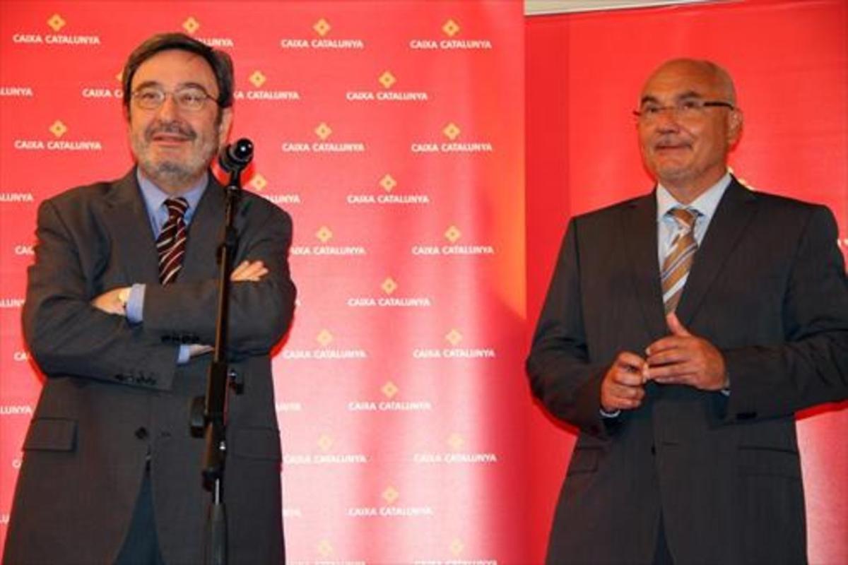 Narcís Serra (esquerra) i Adolf Todó, en una aparició davant la premsa en el 2010.