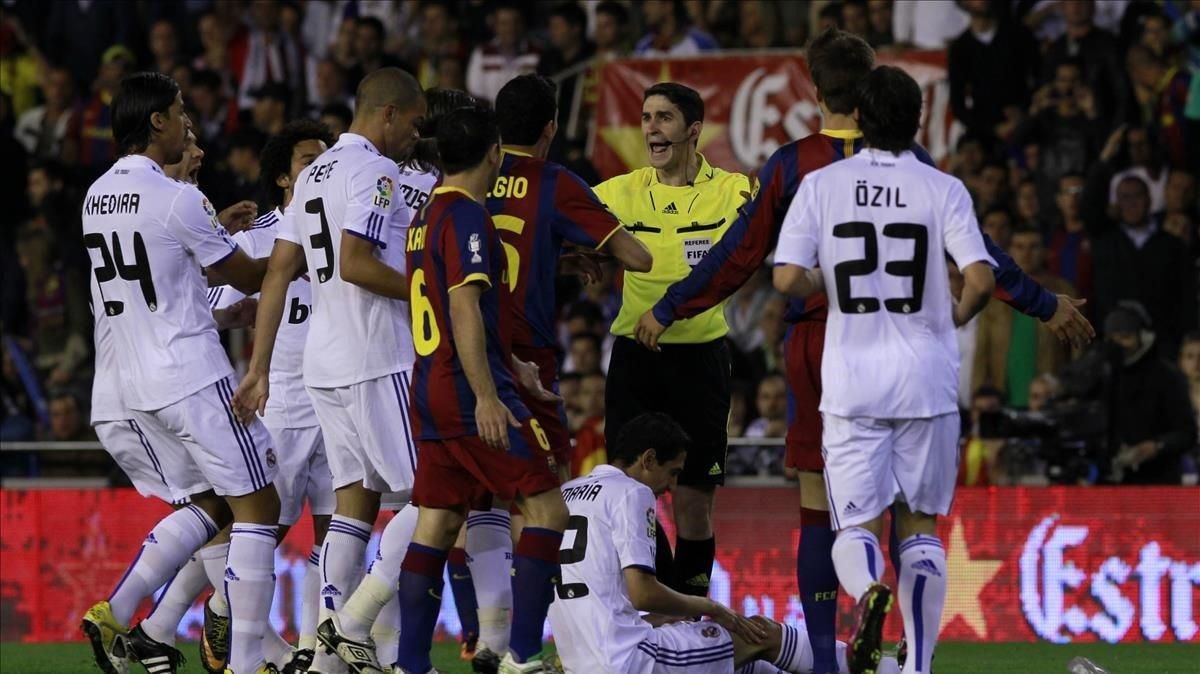 Undiano Mallenco en la polémica final de Copa del Rey (2011) entre Barça y Madrid en Mestalla. Undiano Mallenco en la polémica final de Copa del Rey (2011) entre Barça y Madrid en Mestalla.