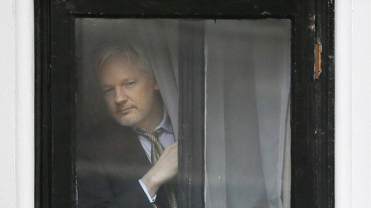 Rússia va recórrer a Assange per publicar material comprometedor sobre Clinton