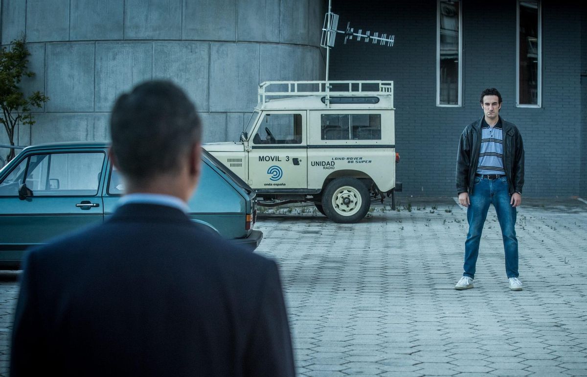 Jota (Miki Esparbé) y El Cóndor (Javier Gutiérrez), frente a frente. Jota (Miki Esparbé) y El Cóndor (Javier Gutiérrez), frente a frente.