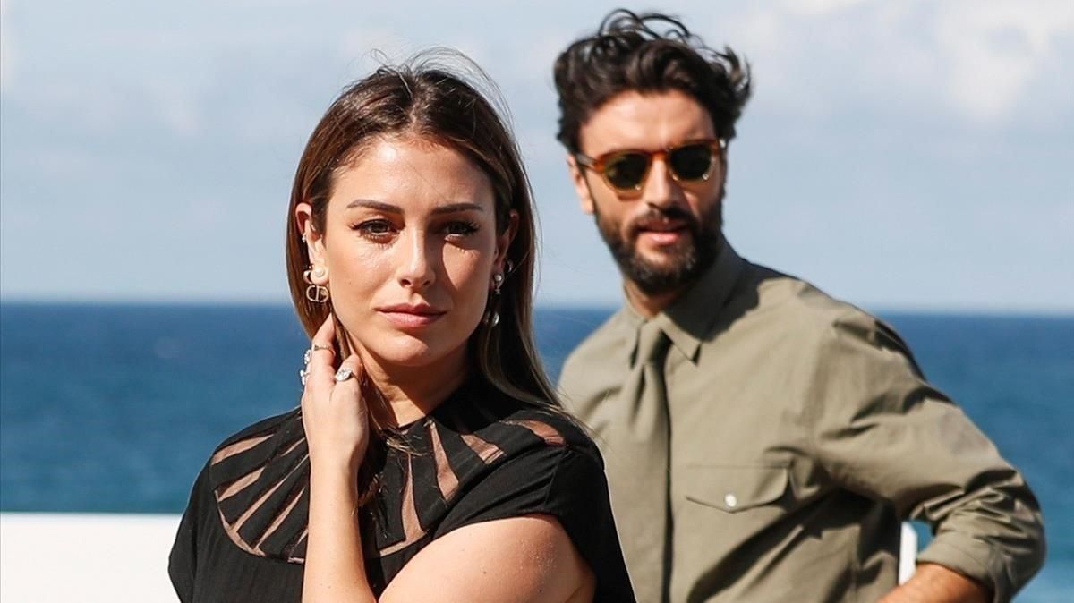 Blanca Suarez y Javier Rey, este domingo en San Sebastián, donde presentan ’El verano que vivimos’. Blanca Suarez y Javier Rey, este domingo en San Sebastián, donde presentan ’El verano que vivimos’.