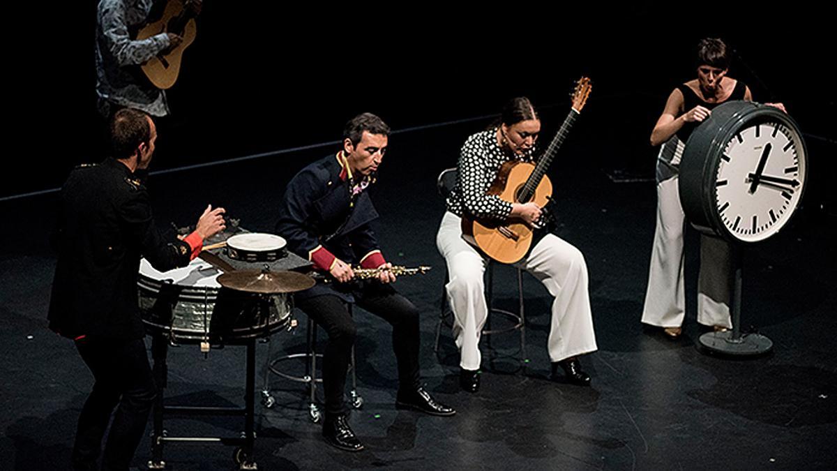 Leonor Leal uneix flamenc contemporani i ràdio a ‘Loxa’