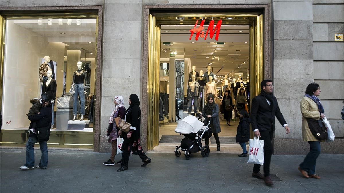 profundamente Sueño áspero cooperar H&M cerrará 30 tiendas en España con un ere que afectará a más de 1.000  trabajadores