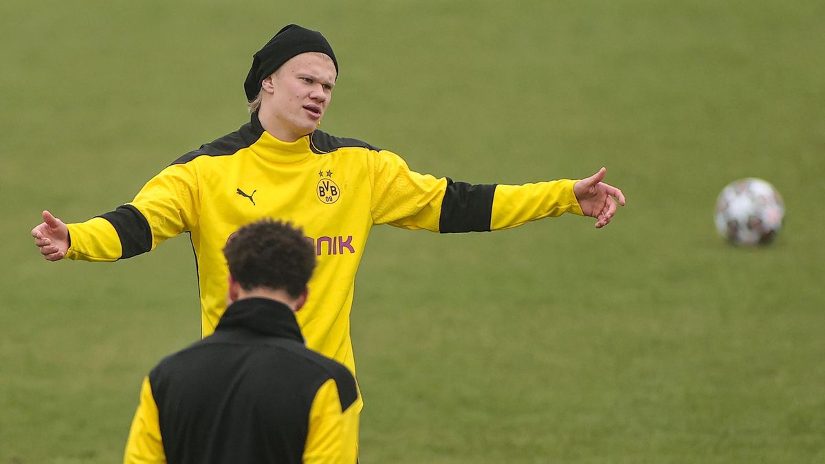 Haaland, en el entrenamiento de este lunes en Dortmund. Haaland, en el entrenamiento de este lunes en Dortmund.