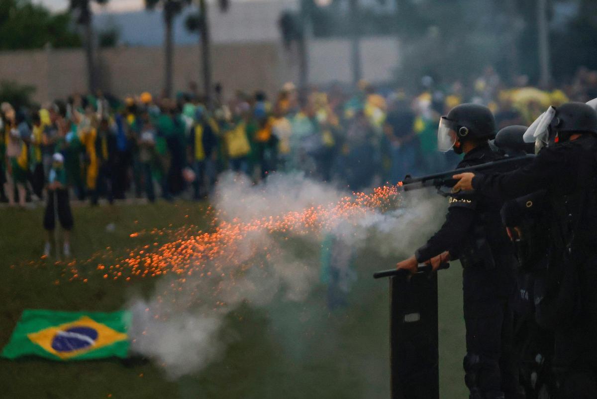 Protestas en Brasilia contra el presidente electo, Lula da Silva. Protestas en Brasilia contra el presidente electo, Lula da Silva.