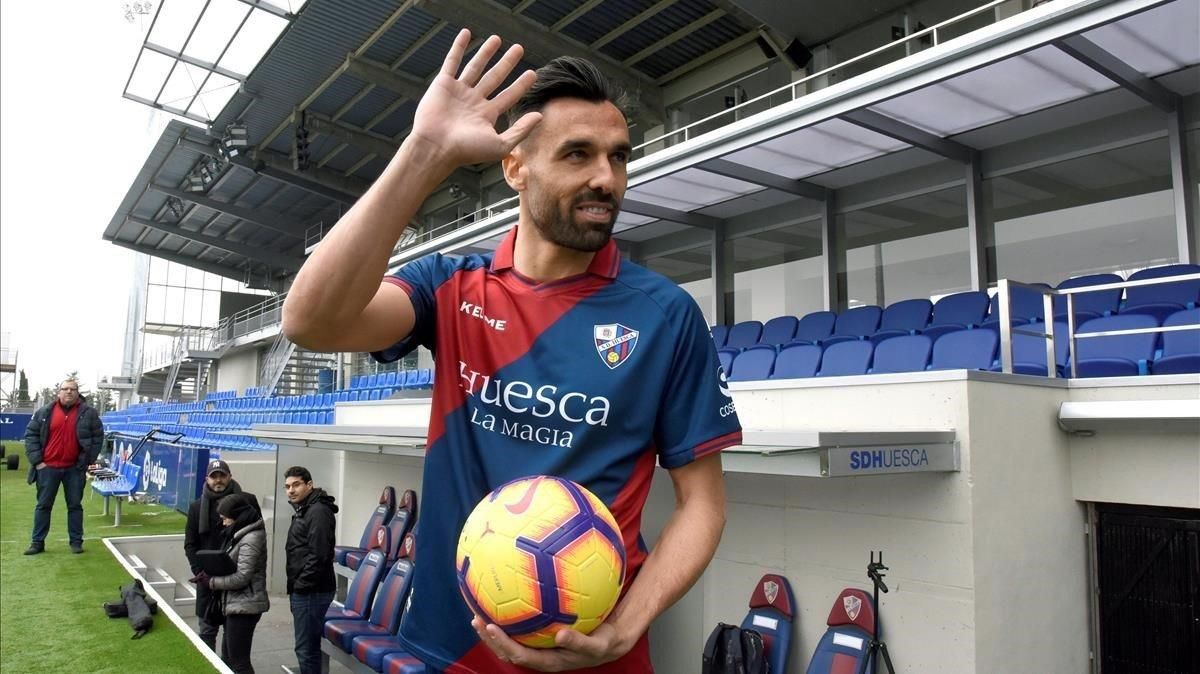 Enric Gallego, primera incorporacion de la SD Huesca en el mercado de invierno de la presente campaña. Enric Gallego, primera incorporacion de la SD Huesca en el mercado de invierno de la presente campaña.
