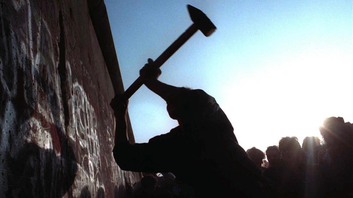 La caiguda inacabada del Mur de Berlín