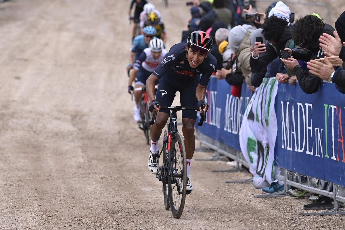 Egan Bernal, en su primera victoria en el Giro 2022. Egan Bernal, en su primera victoria en el Giro 2022.