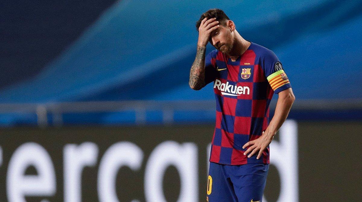 Leo Messi, cabizbajo, en un momento del partido contra el Bayern en Lisboa, el pasado 14 de agosto. 