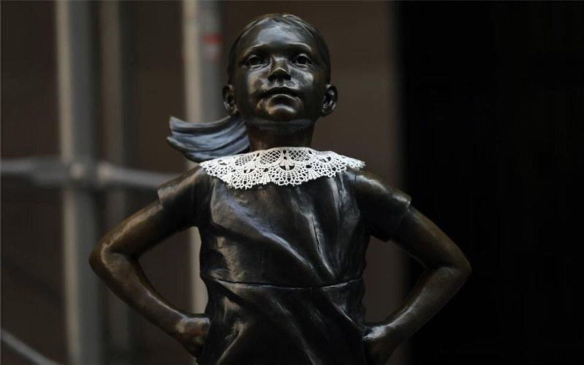 La estatua de bronce de la Niña sin miedo en Nueva York. La estatua de bronce de la Niña sin miedo en Nueva York.
