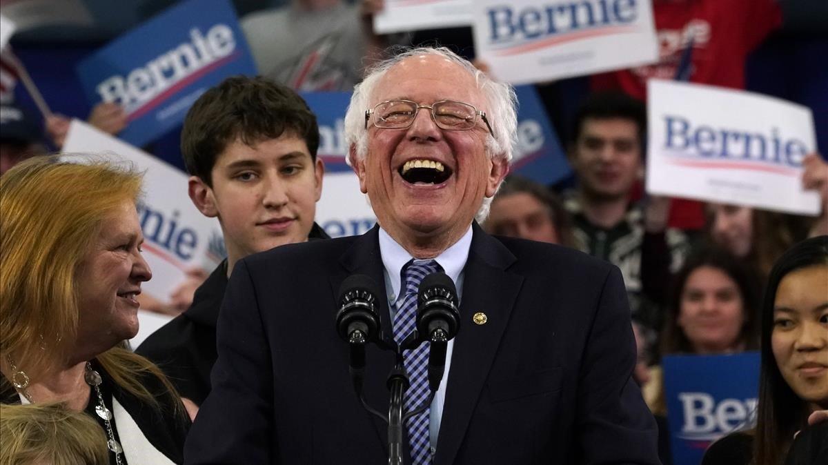 El candidato demócrata Bernie Sanders celebra su victoria en las primarias de Nuevo Hampshire, el pasado 11 de febrero.