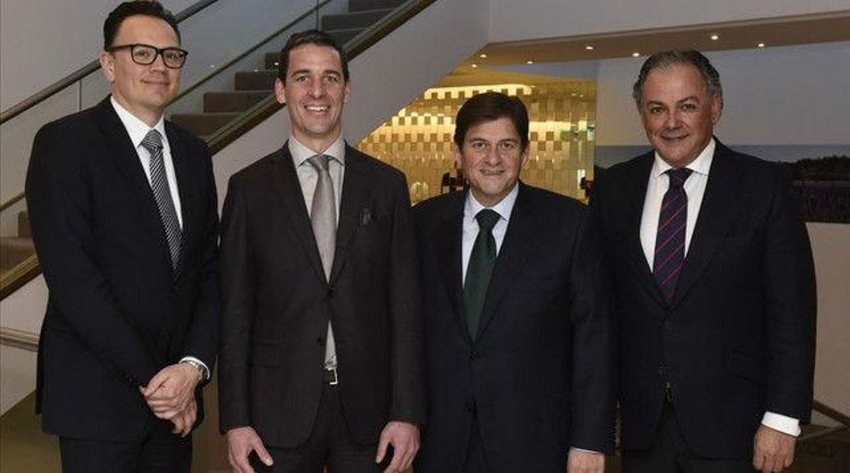 Reunion de la Asociacion Espanola de Medicamentos Genericos (Aseg), con su presidente, Raúl Díaz-Varela (segundo por la derecha, con directivos de la Asociación Europea de Genéricos (EGA). Reunion de la Asociacion Espanola de Medicamentos Genericos (Aseg), con su presidente, Raúl Díaz-Varela (segundo por la derecha, con directivos de la Asociación Europea de Genéricos (EGA).