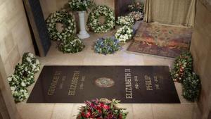 Buckingham publica la primera foto de la tumba de Isabel II