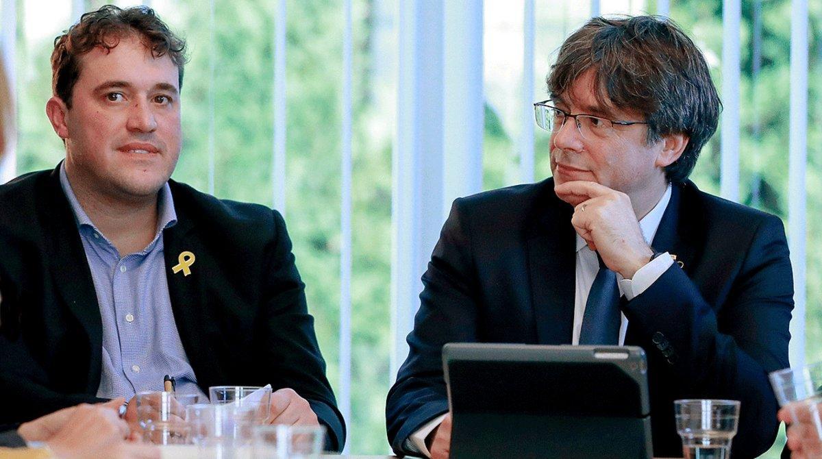 David Bonvehí y Carles Puigdemont, durante una reunión en Waterloo, en enero del 2019.