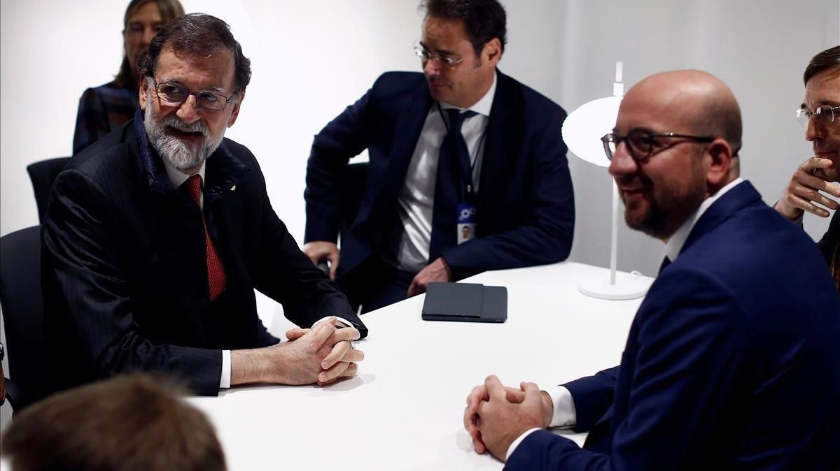 Rajoy se reúne con el primer ministro belga antes de que Puigdemont comparezca en Bruselas Rajoy se reúne con el primer ministro belga antes de que Puigdemont comparezca en Bruselas
