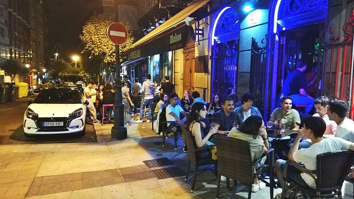 Sanidad y las comunidades autónomas se enfrentan por el ocio nocturno Sanidad y las comunidades autónomas se enfrentan por el ocio nocturno