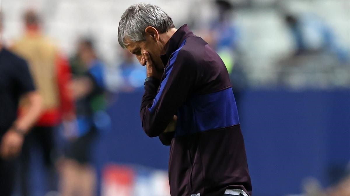 Setién, abatido durante el duelo contra el Bayern de Múnich en Lisboa. Setién, abatido durante el duelo contra el Bayern de Múnich en Lisboa.
