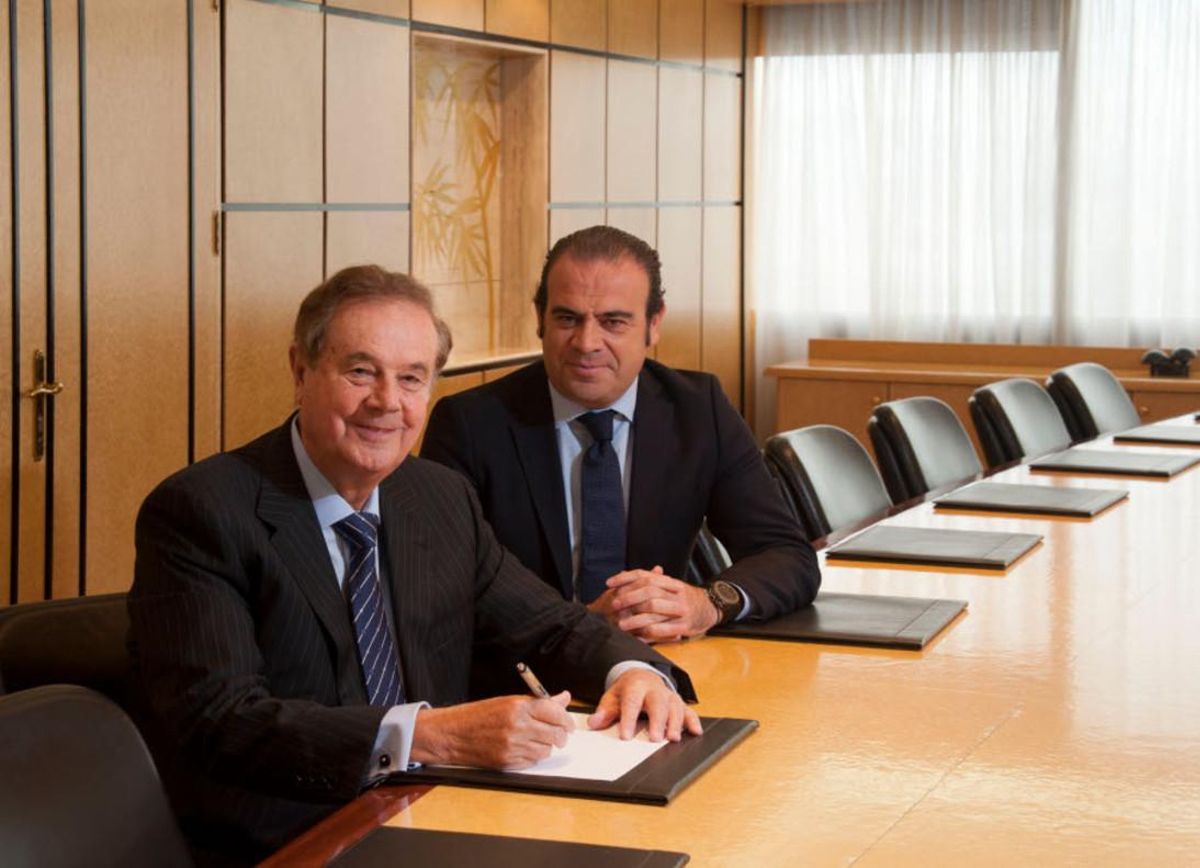 El presidente de Meliá, Gabriel Escarrer Juliá, y el hasta ahora vicepresidente, Gabriel Escarrer Jaume. El presidente de Meliá, Gabriel Escarrer Juliá, y el hasta ahora vicepresidente, Gabriel Escarrer Jaume.