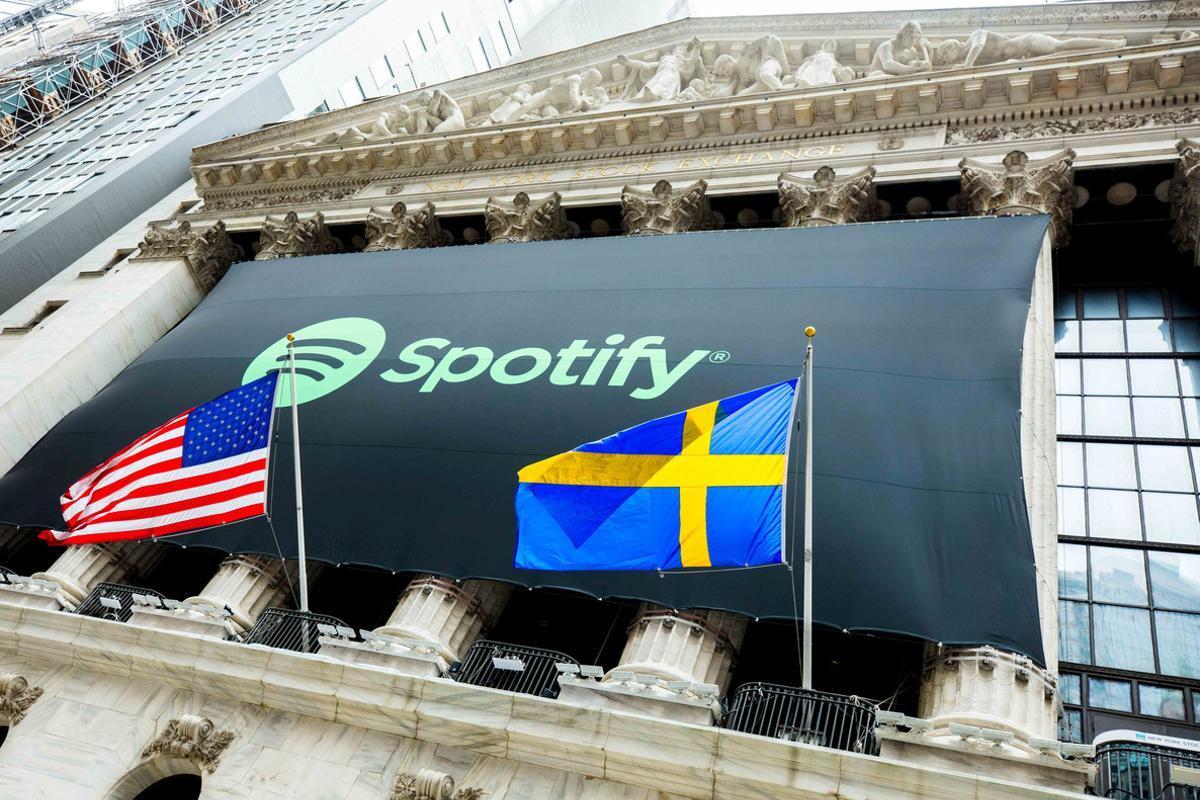 lección crítico Escribe un reporte Spotify debuta en Wall Street con una subida del 12,9%