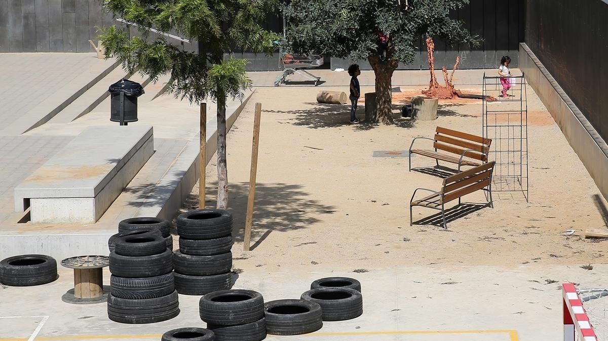 El 43% de les famílies de Barcelona es queden sense plaça de guarderia municipal El 43% de les famílies de Barcelona es queden sense plaça de guarderia municipal