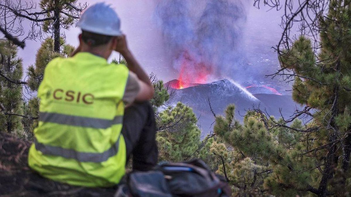 Las entrañas del volcán de La Palma se derrumban Las entrañas del volcán de La Palma se derrumban