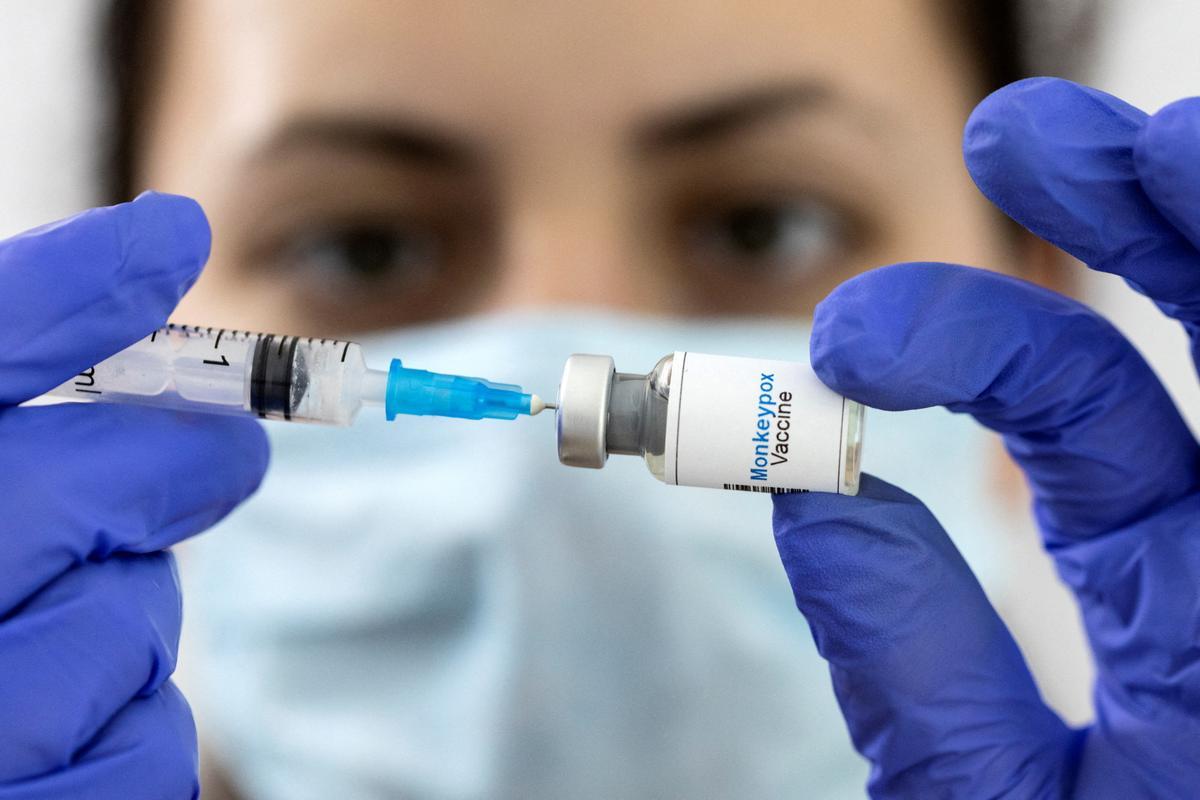 Espanya rep les primeres 5.300 vacunes contra la verola del mico adquirides per la UE
