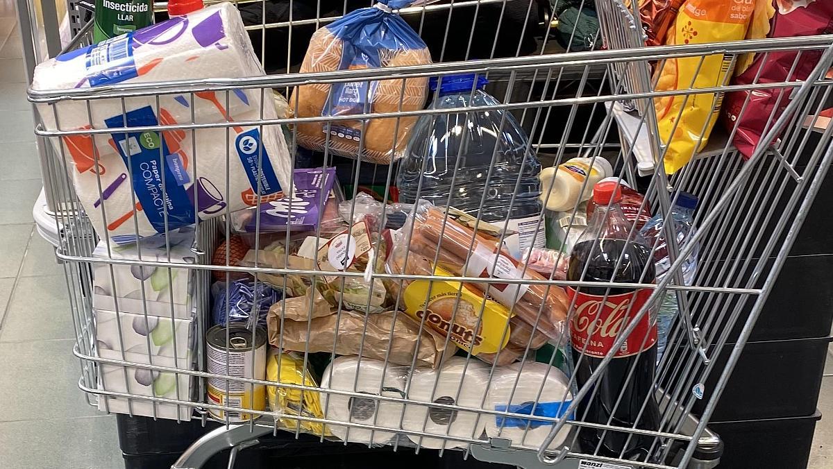 Els supermercats eleven preus i prioritzen el consum de marca blanca Els supermercats eleven preus i prioritzen el consum de marca blanca