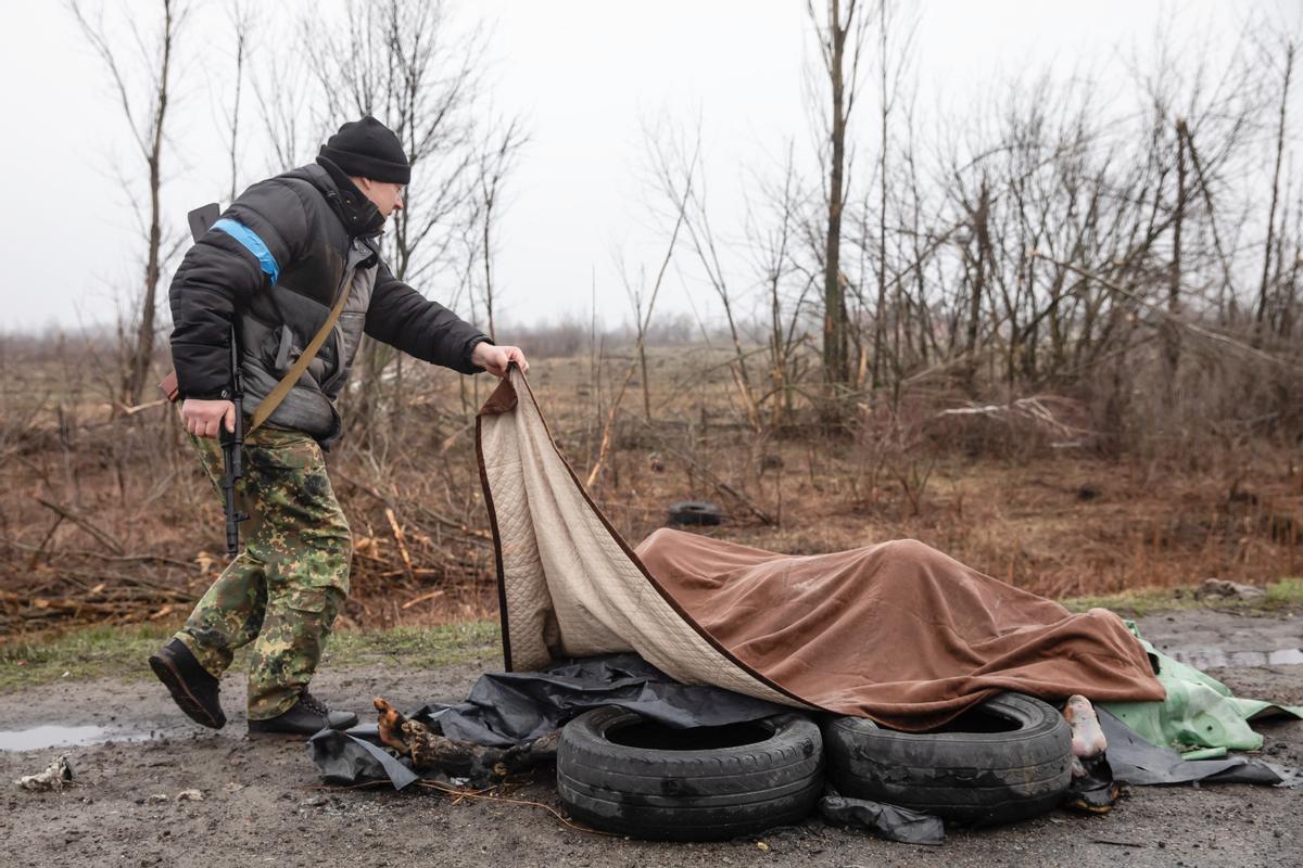 La retirada rusa de la periferia de Kiev deja al descubierto un reguero de atrocidades