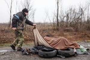 La retirada russa de la perifèria de Kíiv deixa al descobert una reguera d’atrocitats
