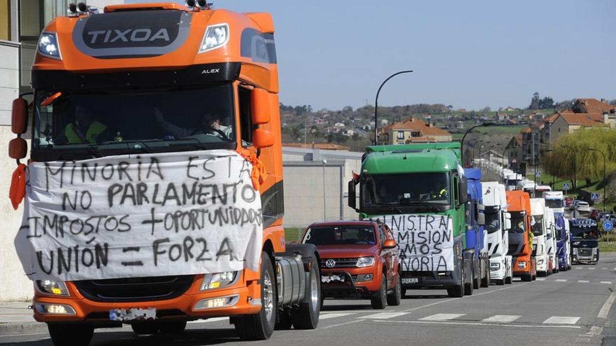 El acuerdo entre Gobierno y transportistas ahorrará 3.560 euros a los camiones y 830 euros a las furgonetas