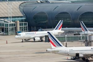 França prohibeix els vols regionals de menys de dues hores i mitja amb alternativa amb tren