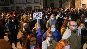 Concentración de protesta por la violación de una chica de 16 años en un polígono de Igualada.