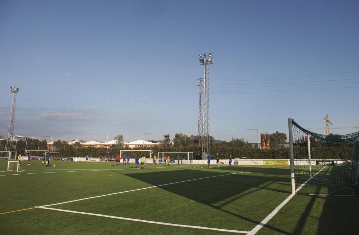 Campo de Fútbol Municipal Josep Seguer de Parets Campo de Fútbol Municipal Josep Seguer de Parets