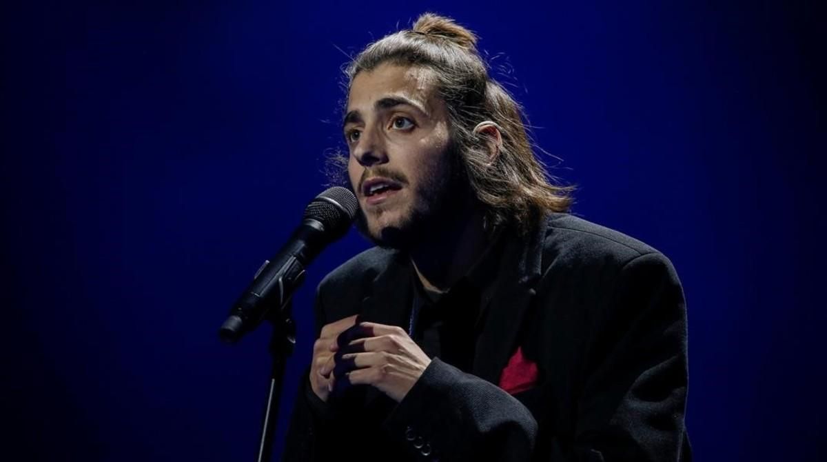 El cantante Salvador Sobral, representante de Portugal en el Festival de Eurovisión 2017, durante uno de los ensayos en Kiev. El cantante Salvador Sobral, representante de Portugal en el Festival de Eurovisión 2017, durante uno de los ensayos en Kiev.