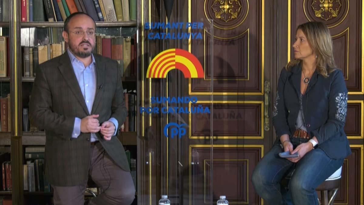 El líder del PPC, Alejandro Fernández, presenta a Eva Parera como número tres por Barcelona el 14-F. El líder del PPC, Alejandro Fernández, presenta a Eva Parera como número tres por Barcelona el 14-F.