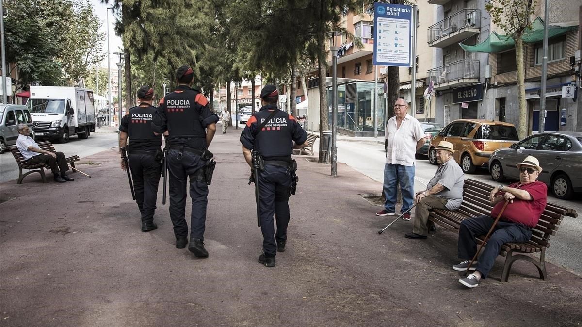 Patrulla de los Mossos d’Esquadra. Patrulla de los Mossos d’Esquadra.