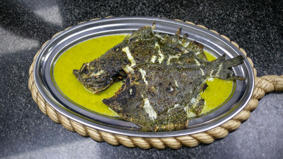 El rodaballo, a punto para salir a la mesa. El rodaballo, a punto para salir a la mesa.
